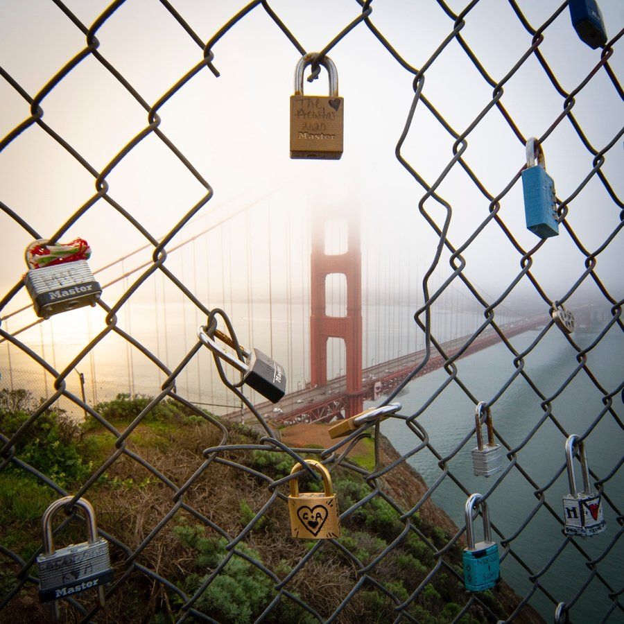 A hole in the middle of a gate (Human potential)