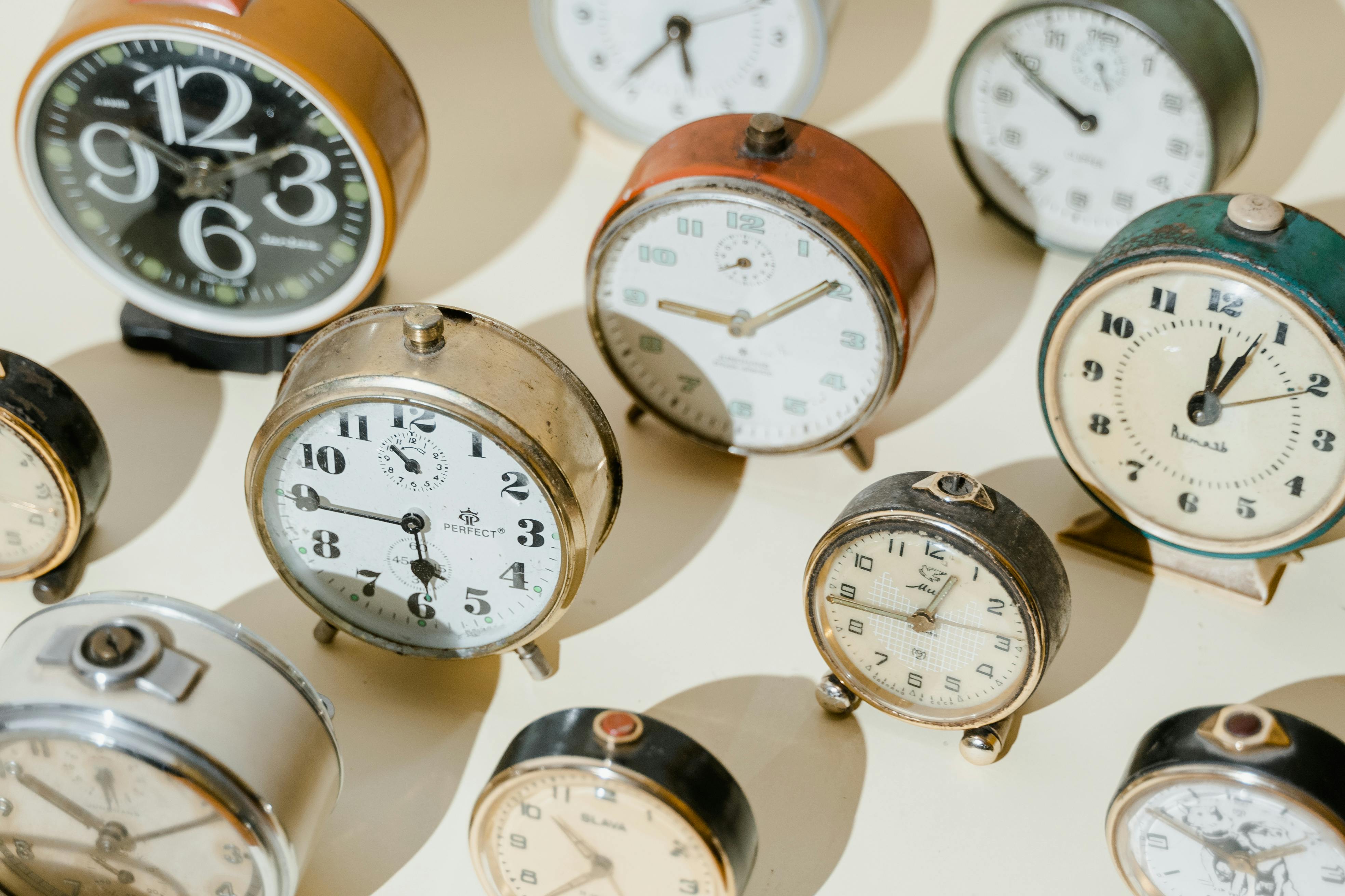 Foto Close Up Jam Alarm Vintage